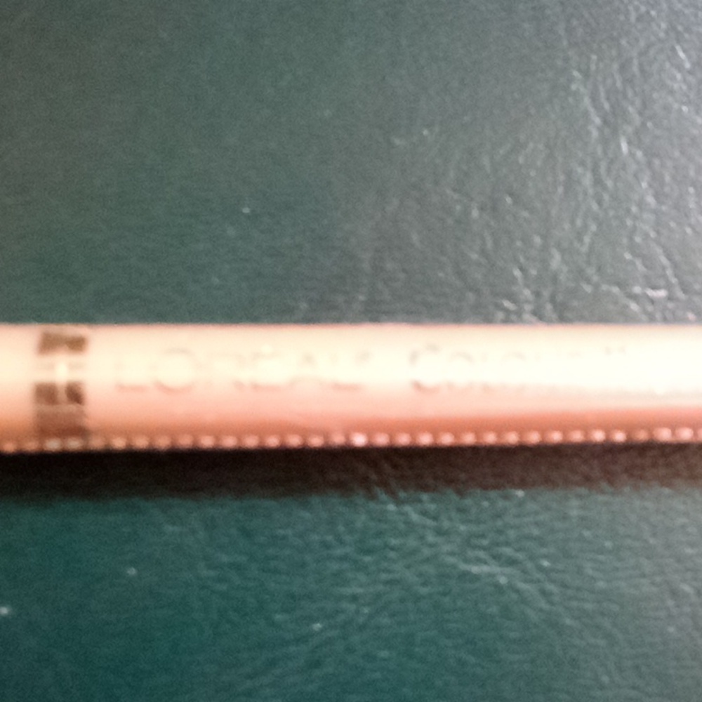 L'Ore'al Colour Riche Lip Liner - Picture 2 of 2